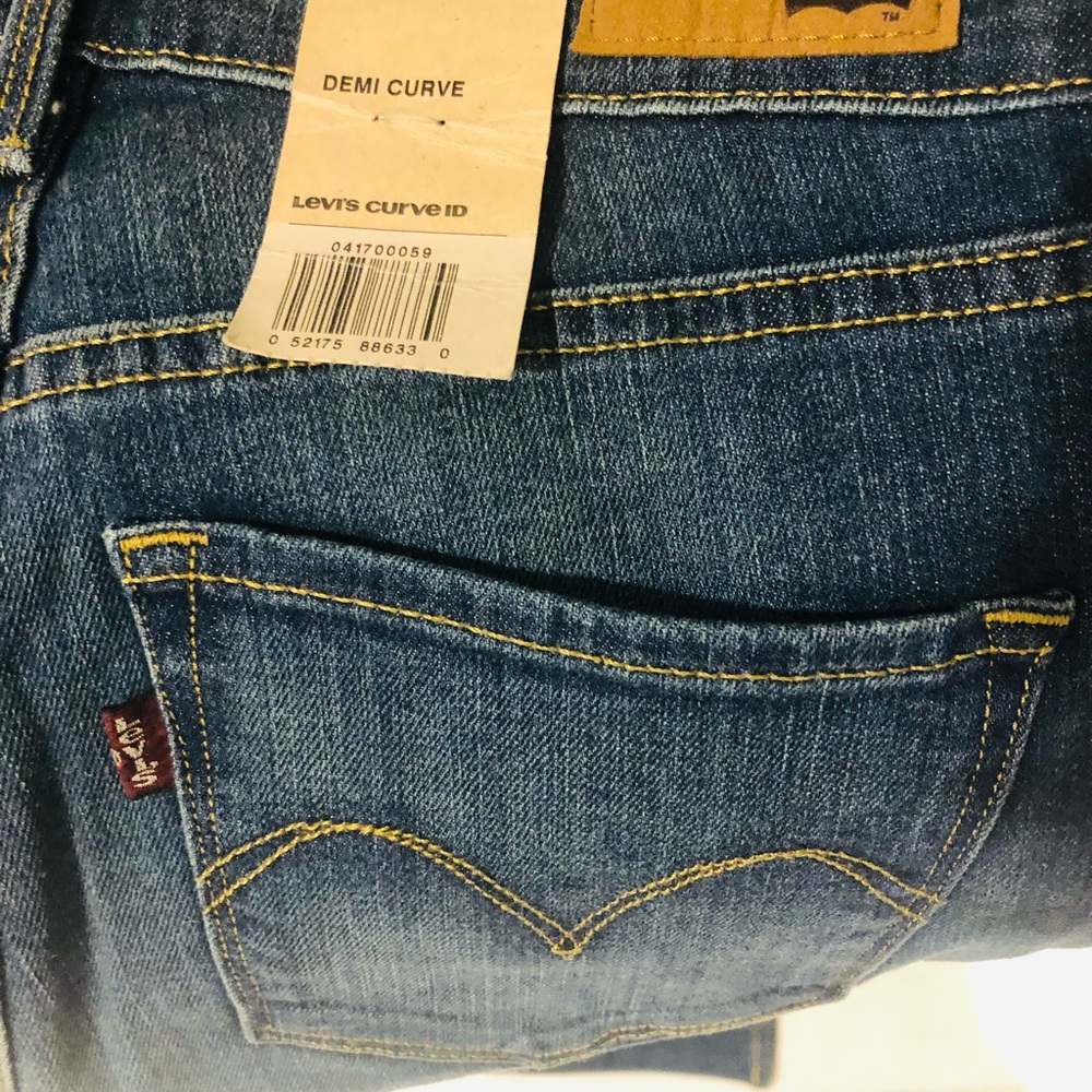 NWT Levi's Demi Curve Women's Mid Rise Straight Leg Jeans. Size 25 - Picture 4 of 11